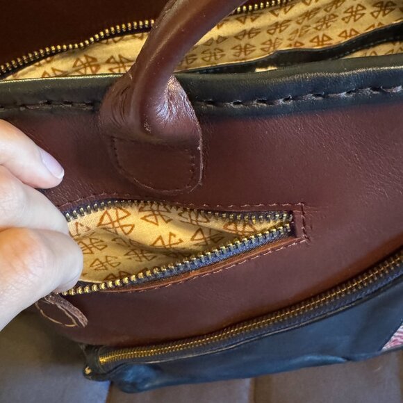 ZAAF Collection Globulus Convertible Backpack/Crossbody Bag - Picture 10 of 15